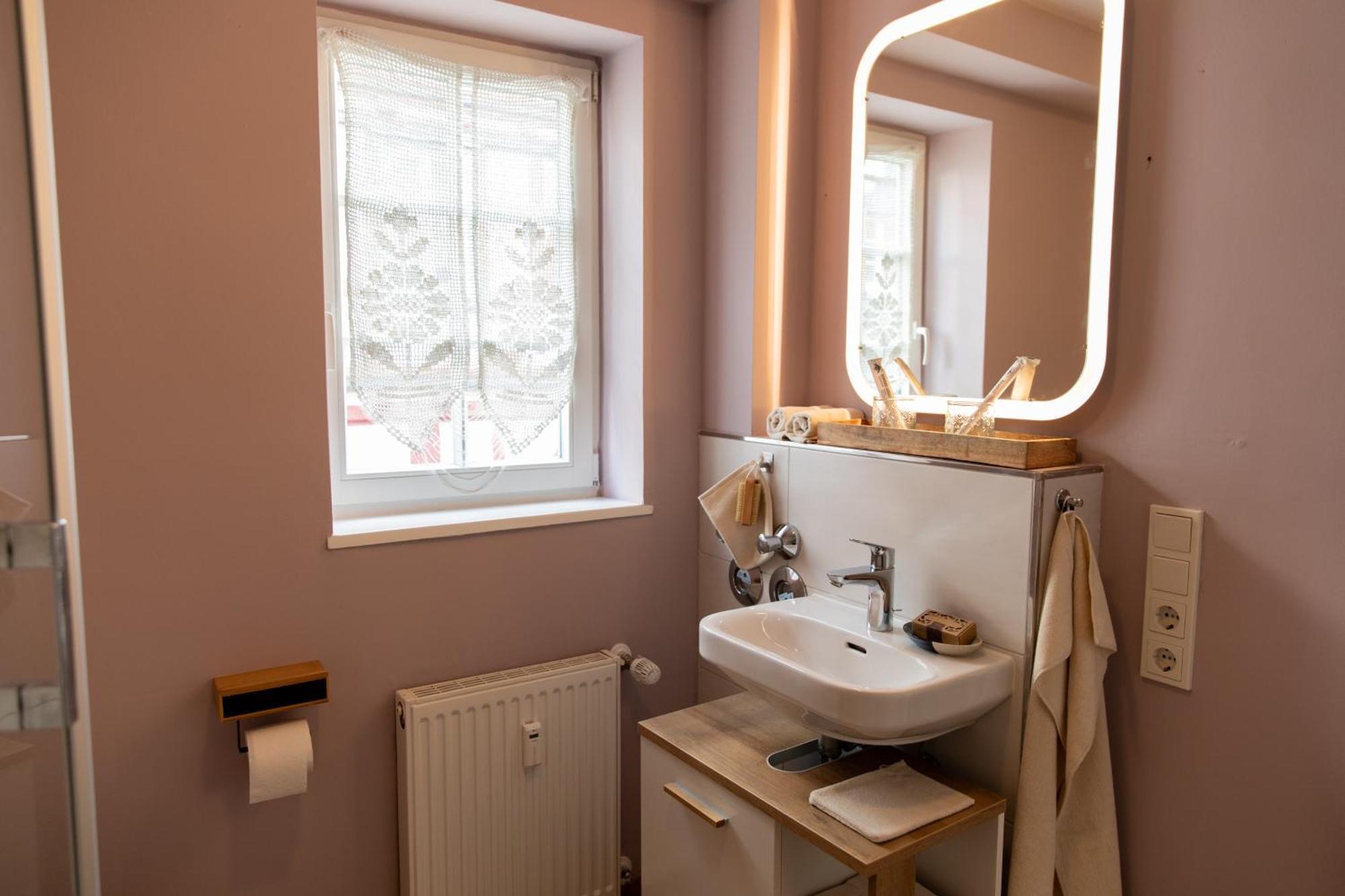 Altstadt Apartment Am Dom Wetzlar, 1 Zi, Kueche, Bad Mit Parkplatz Am Grundstueck Εξωτερικό φωτογραφία